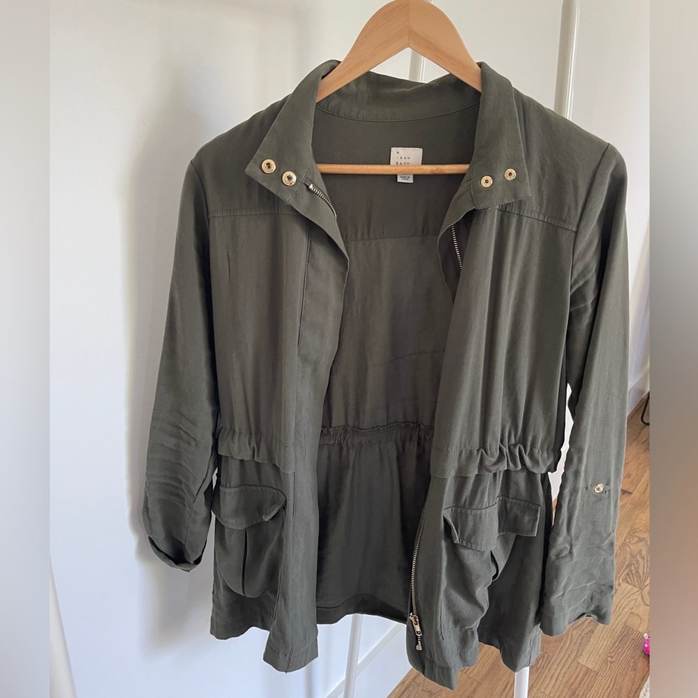 Green lightweight jacket